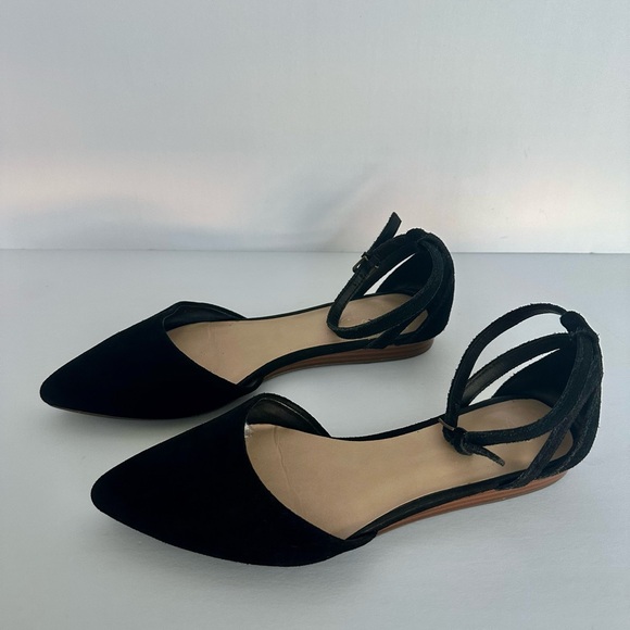 Crown Vintage Women’s black pointed toe faux suede ballet flat adjustable strap - Picture 15 of 17